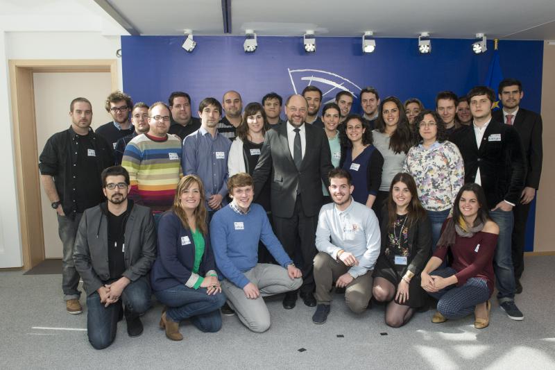 Juventudes Socialistas de España se reúne con Martin Schulz en su visita al Parlamento Europeo