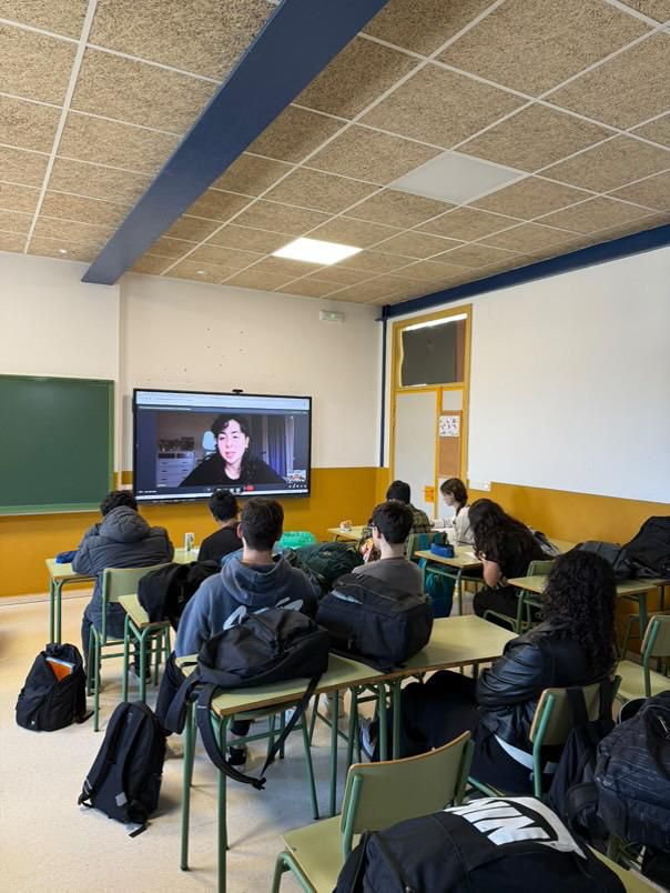 Charla de la vicesecretaria general sobre participación política joven en el IES Salvaterra de Miño