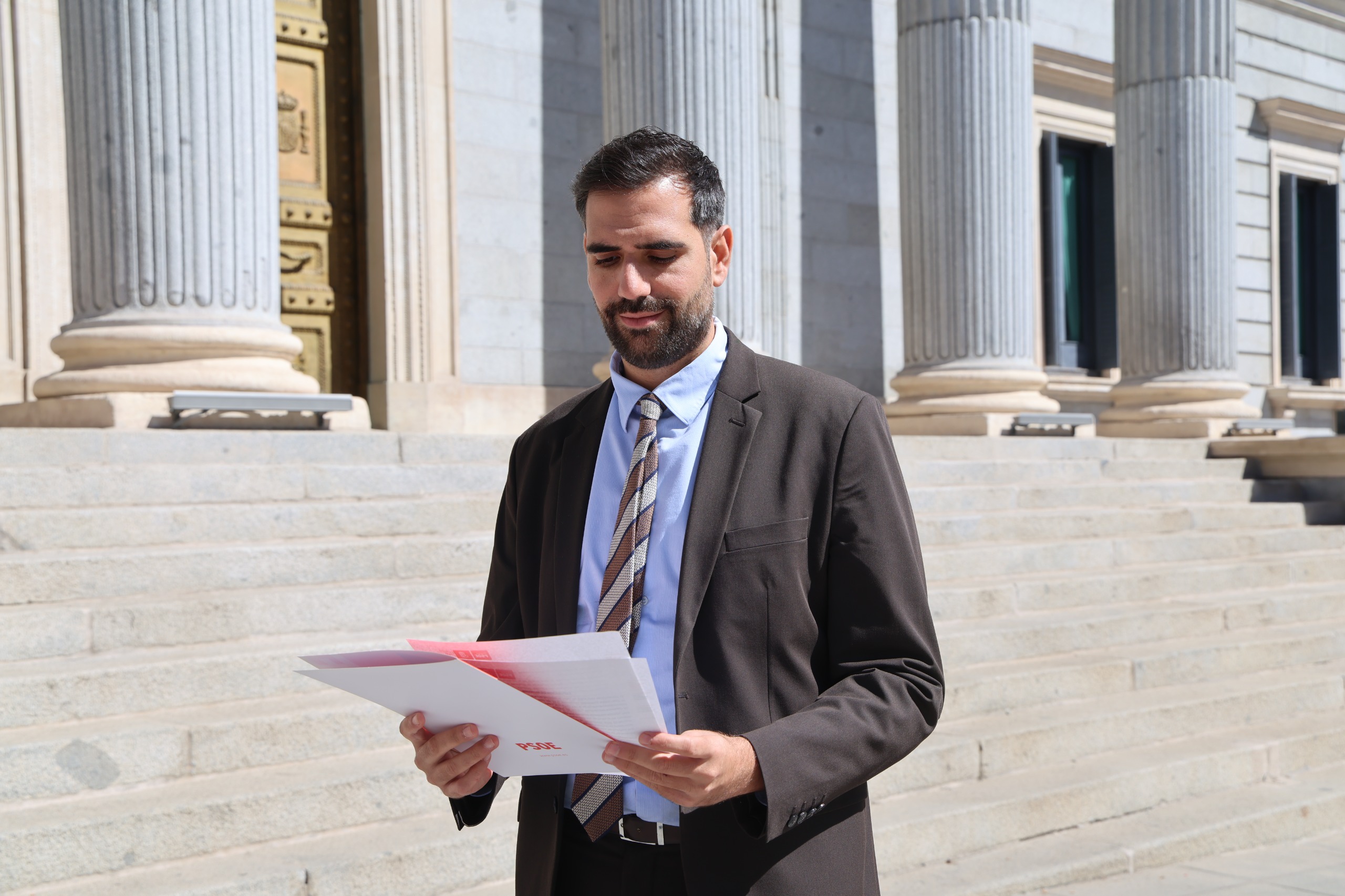 Juventudes Socialistas registra en el Congreso una PNL para permitir a las comunidades de propietarios limitar o vetar el alquiler de habitaciones de uso turístico
